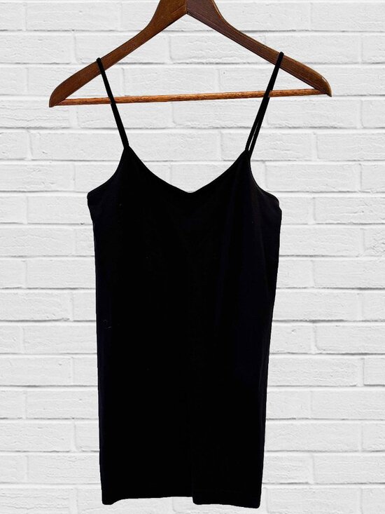 C'Est Moi Tops - super stretchy black tank top